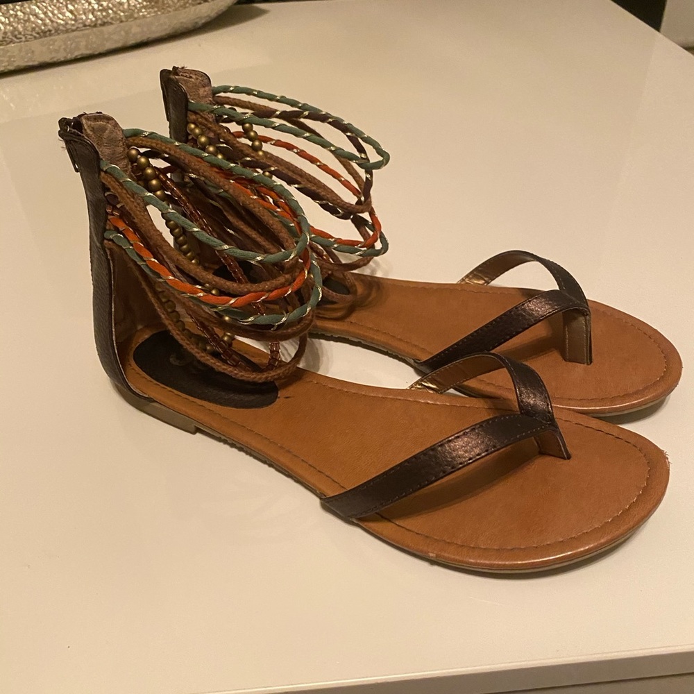 SO Sandals